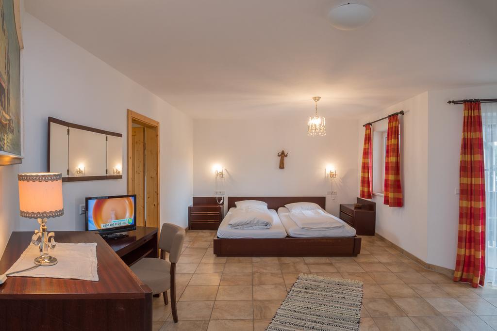 Landhaus Charlotte Am Geigenbuehel -Apartments Seefeld in Tirol Exteriör bild