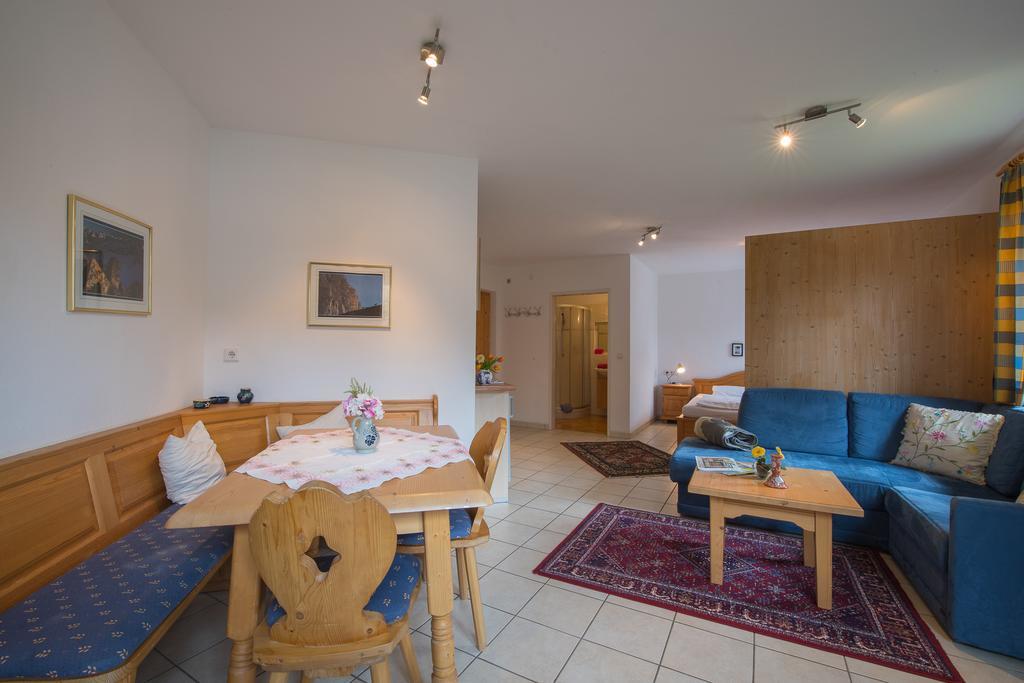 Landhaus Charlotte Am Geigenbuehel -Apartments Seefeld in Tirol Exteriör bild