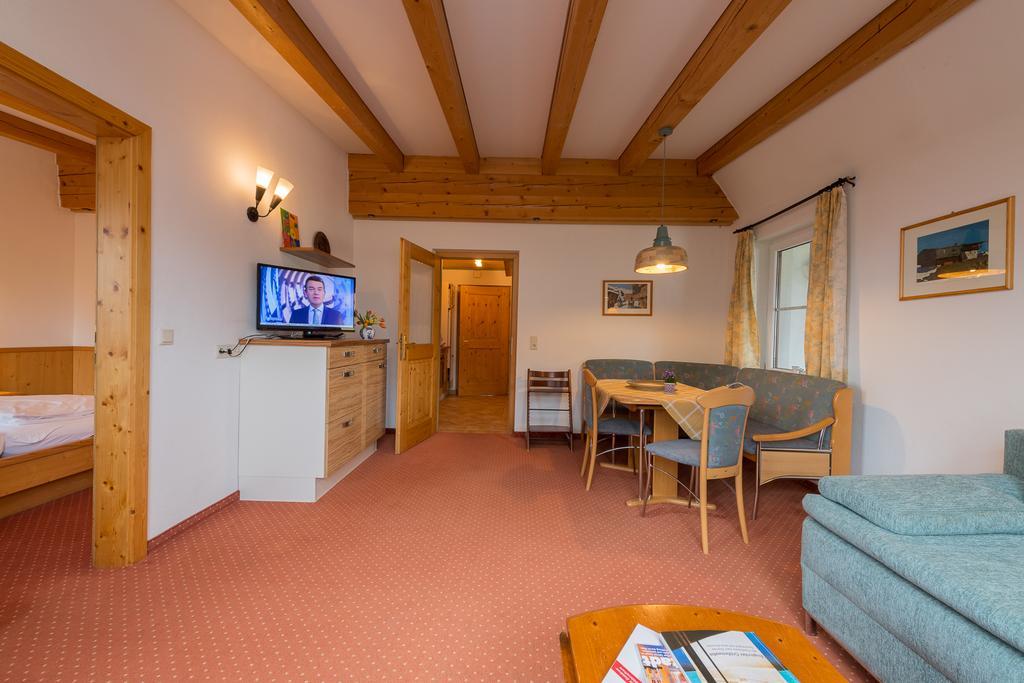 Landhaus Charlotte Am Geigenbuehel -Apartments Seefeld in Tirol Exteriör bild