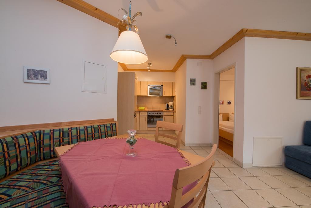 Landhaus Charlotte Am Geigenbuehel -Apartments Seefeld in Tirol Exteriör bild